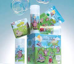 KID SET COCCINELLA 1 flacone 34ml SHAMPOO 1 flacone 34ml SHOWER GEL 1 flacone 34ml BODY LOTION 1 saponetta incartata 20 gr 1 salvietta rinfrescante al the verde